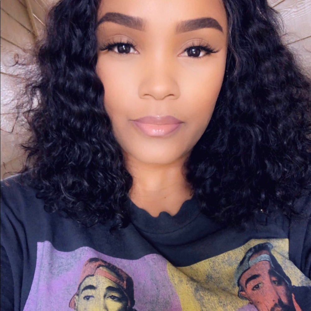 Meet your Posher, Aysa